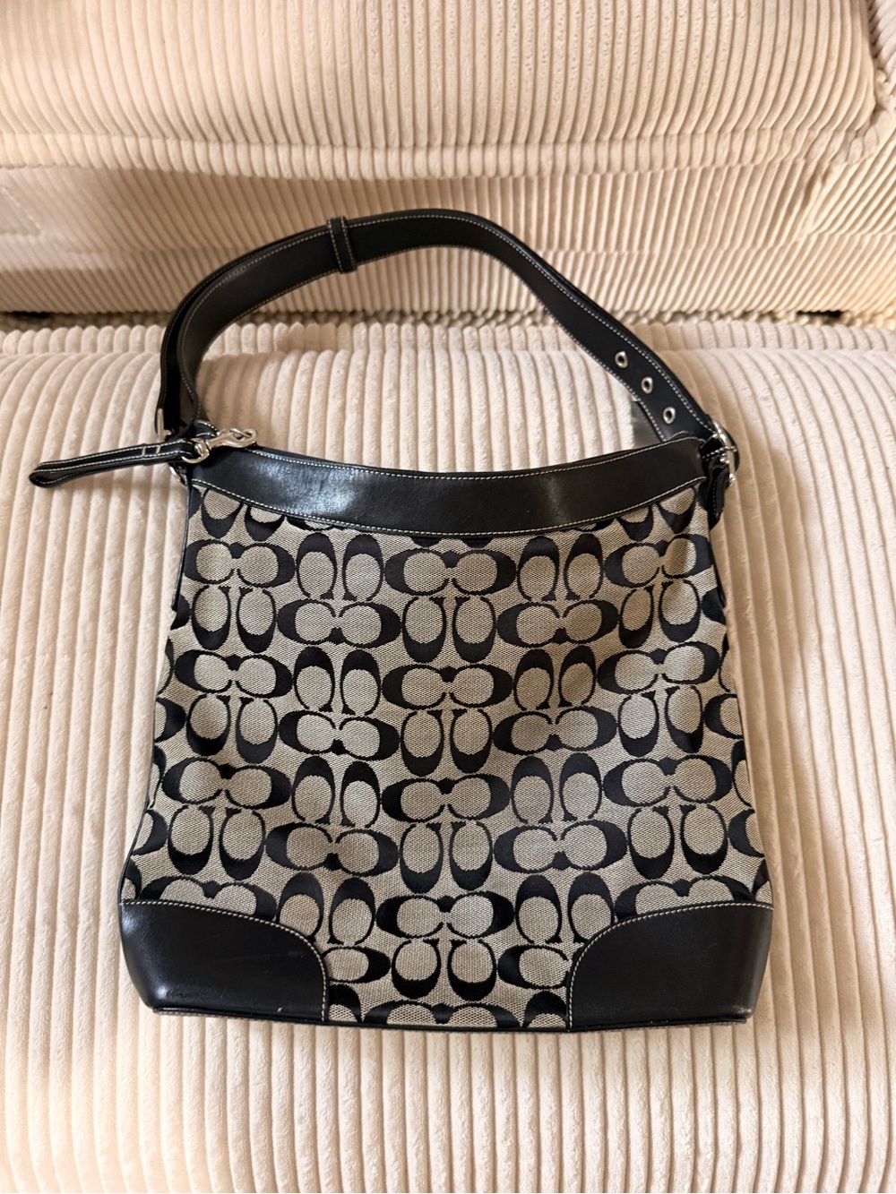 Vintage Coach cc logo Designer-Style Black and white Logo Jacquard Shoulder Bag